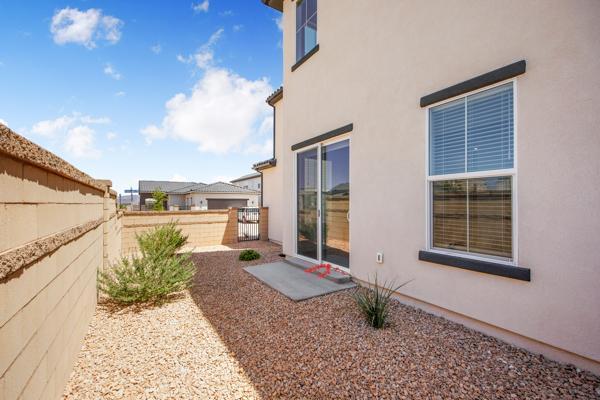 Building Photo - 672 W Cyn Pne Dr