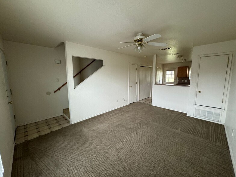 Building Photo - 4410 Sylvia Dr