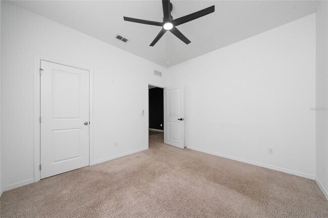 Building Photo - 5864 Bovine Dr