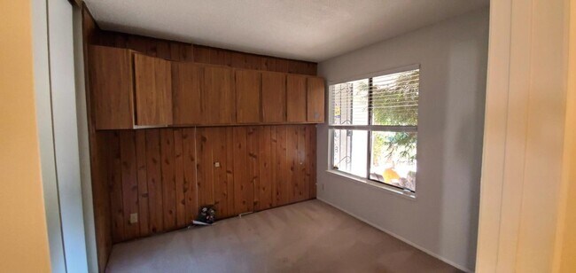 Building Photo - 7312 Phinney Way