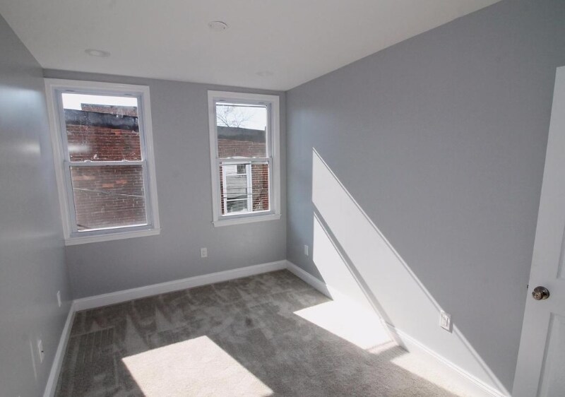 Building Photo - 703 Portland St