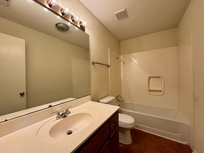 Building Photo - Duplex