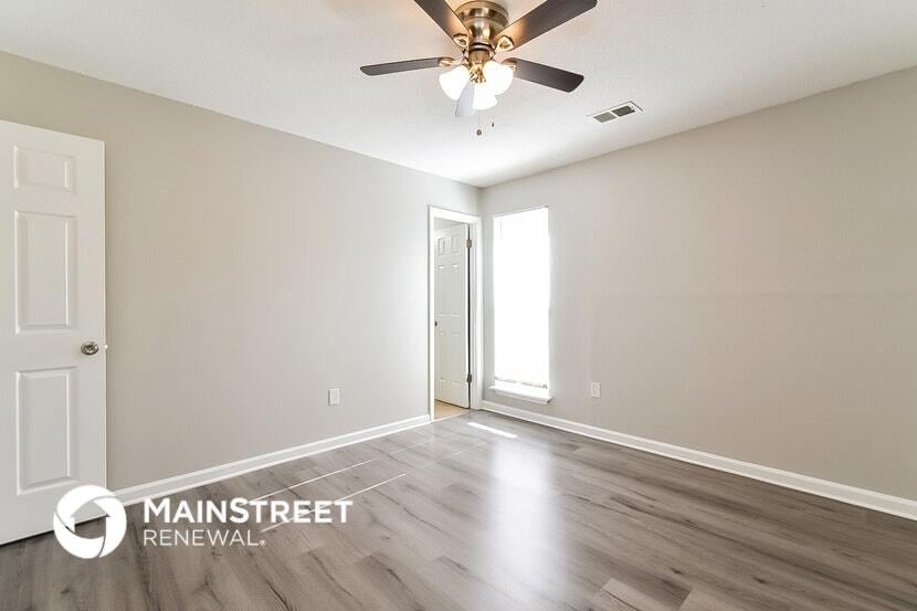Building Photo - 3437 Laurelwood Dr