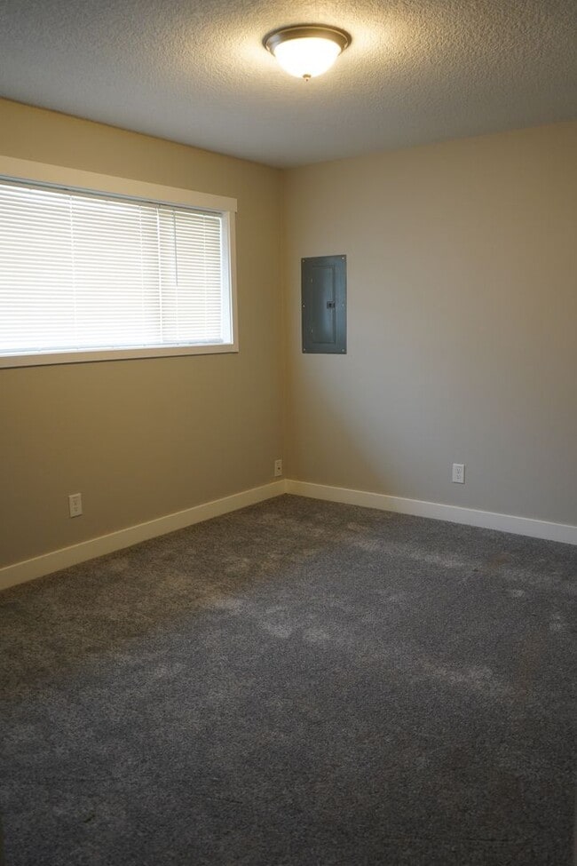 Building Photo - 1410 E 30th St