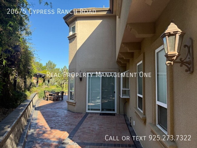 Building Photo - 20675 Cypress Ranch Rd