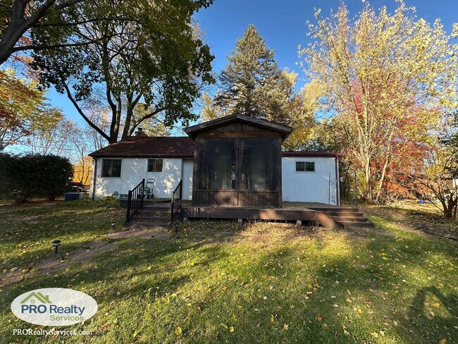 Building Photo - 3 Bedroom House **$1,000.00 off January's Rent with a January 2026 Move In**