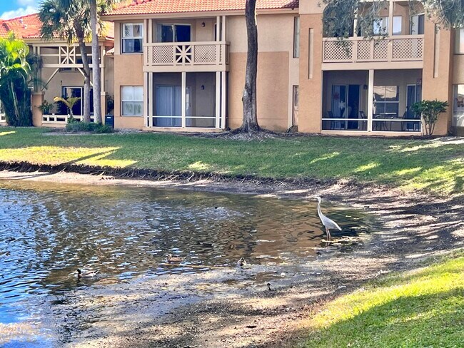 Building Photo - 4855 Via Palm Lakes