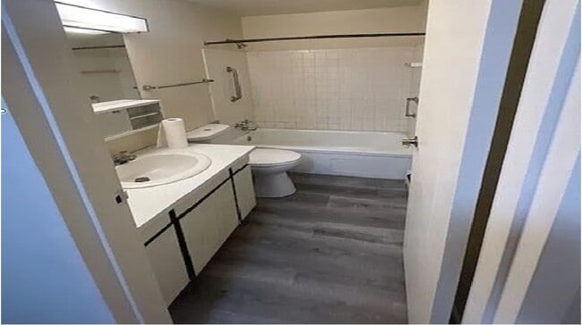 Building Photo - Ravenna Village