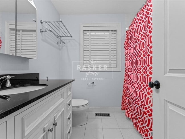 Building Photo - 17 Beacon St