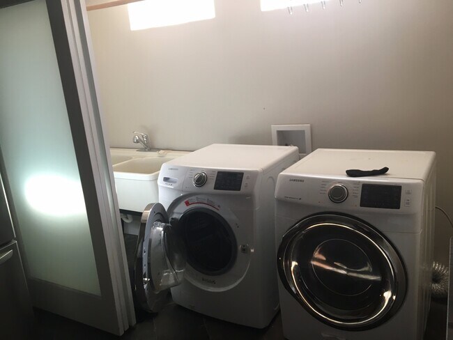 Building Photo - Live a Block Away from Sloan's Lake! Licen...