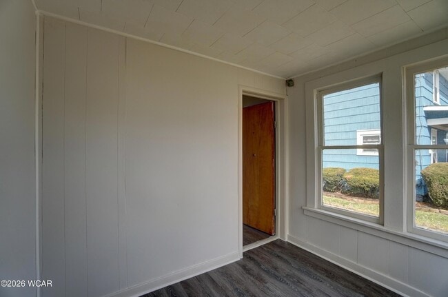 Building Photo - 1141.5 N Main St