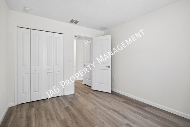 Building Photo - 615 Chaloupe St SE