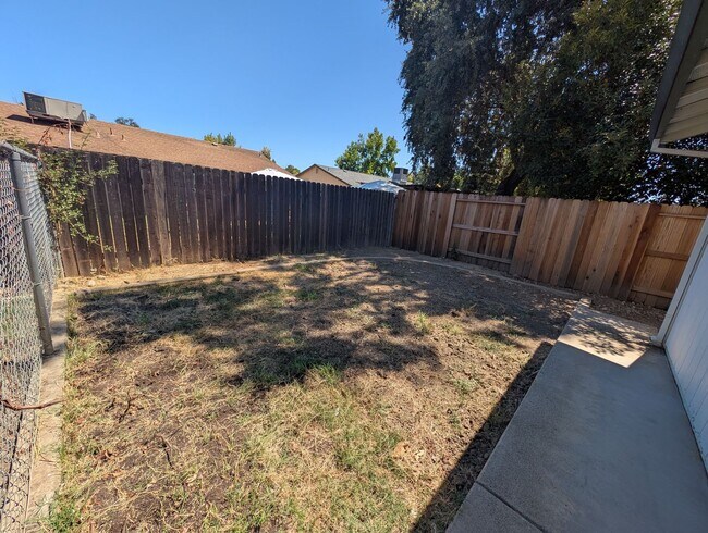 Building Photo - 3 Bedroom House in the Pernie Trail Park N...