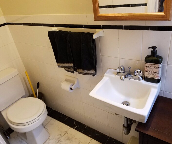 Building Photo - 25 Everett St