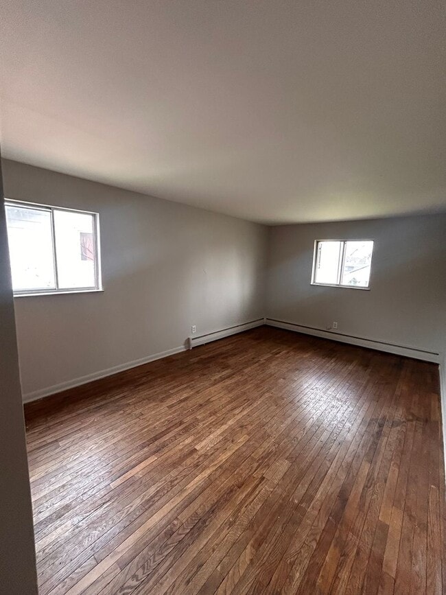 Building Photo - 1125 W Wildwood Ave