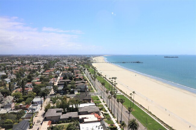 Building Photo - 2999 E Ocean Blvd