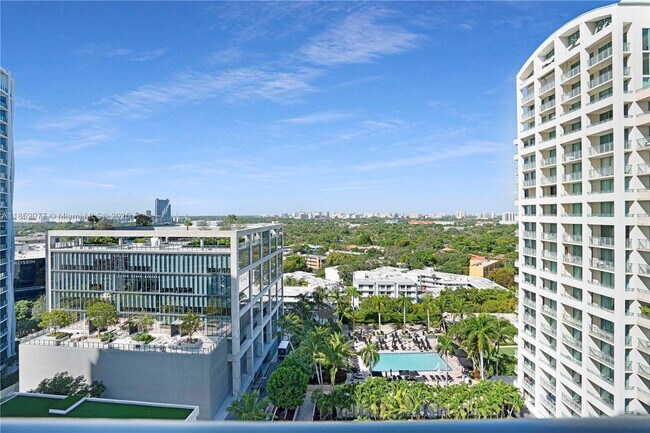 Building Photo - 3400 SW 27th Ave