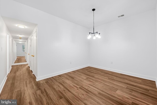 Building Photo - 13 Andrew Pl