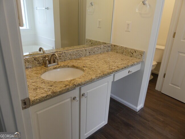 Building Photo - 36 Saratoga Pl