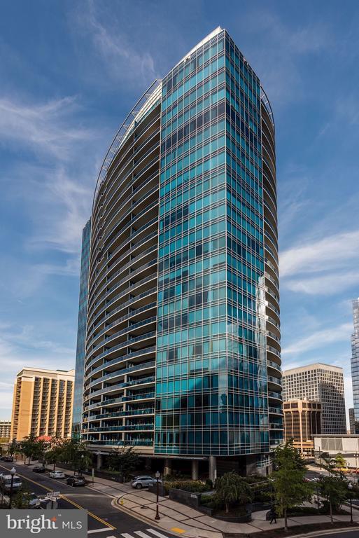 Building Photo - 1881 N Nash St