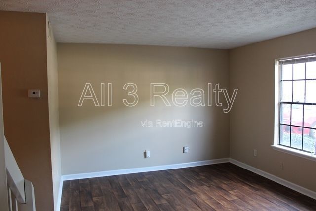 Building Photo - 195 Meadowbrook Ct