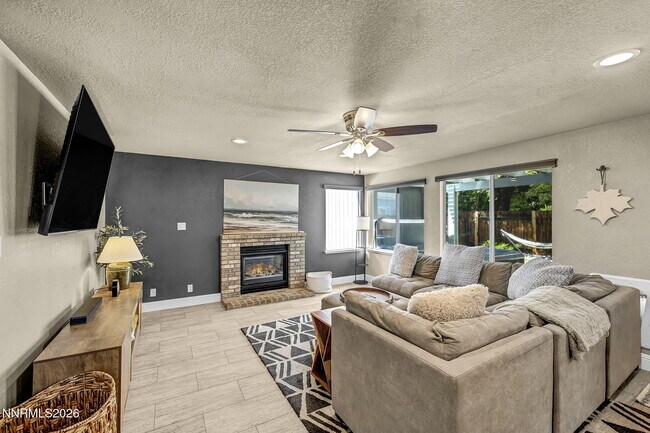 Building Photo - 5045 Pradera St