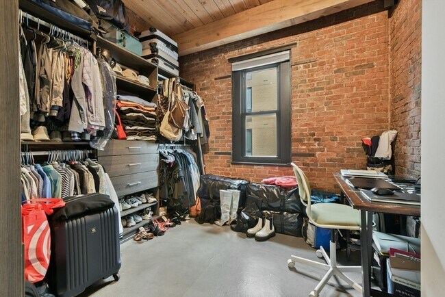 Building Photo - 90 Wareham St