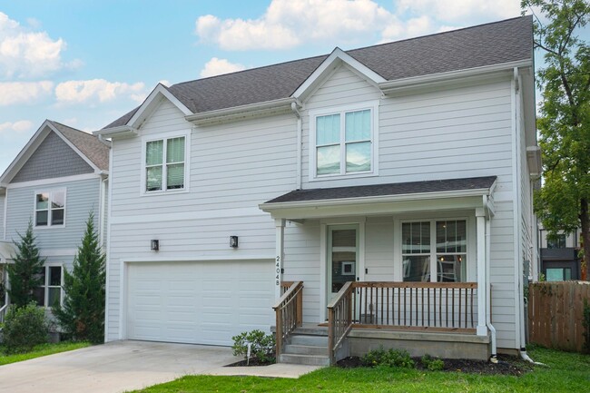 Building Photo - Beautiful Home in Nashville!