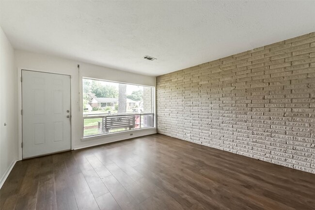 Building Photo - 1124 Helen Dr