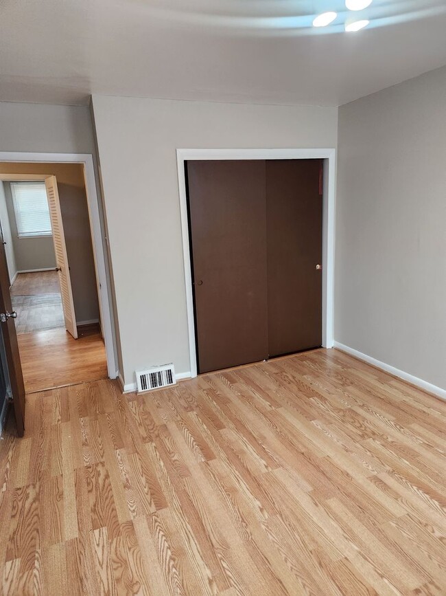 Building Photo - 6651CLARIDGE