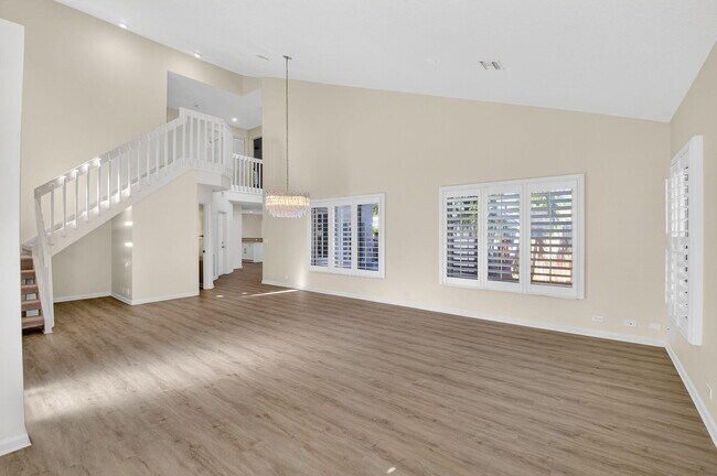 Building Photo - 4517 NW 5th Ave