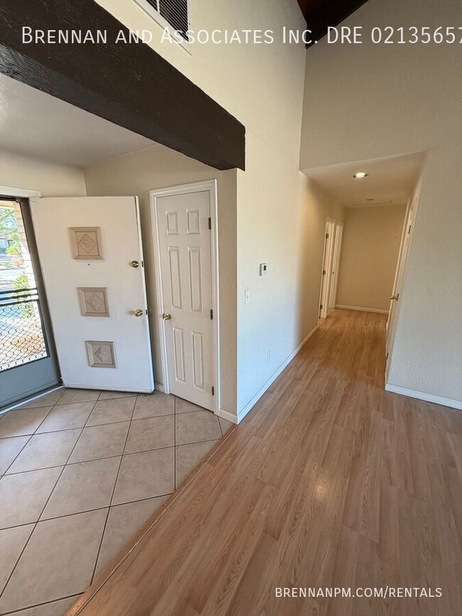 Building Photo - Stunning 3-Bed Home in Bonita with Mountai...