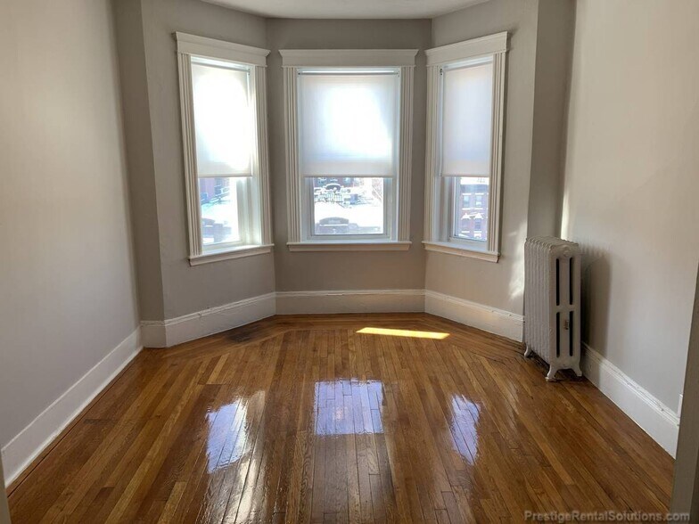 Building Photo - 15 Royce Rd