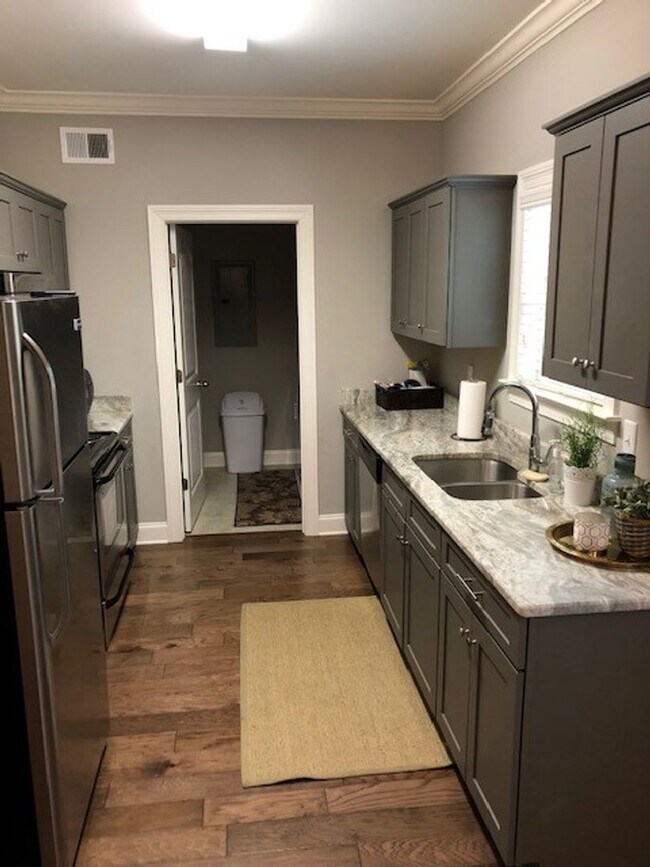 Building Photo - 4BR/4.5BA For Rent