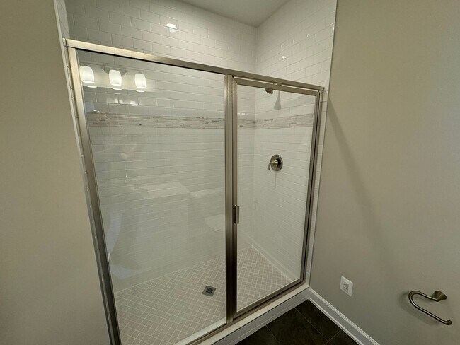 Building Photo - Townhouse for Rent in Preston Lake!