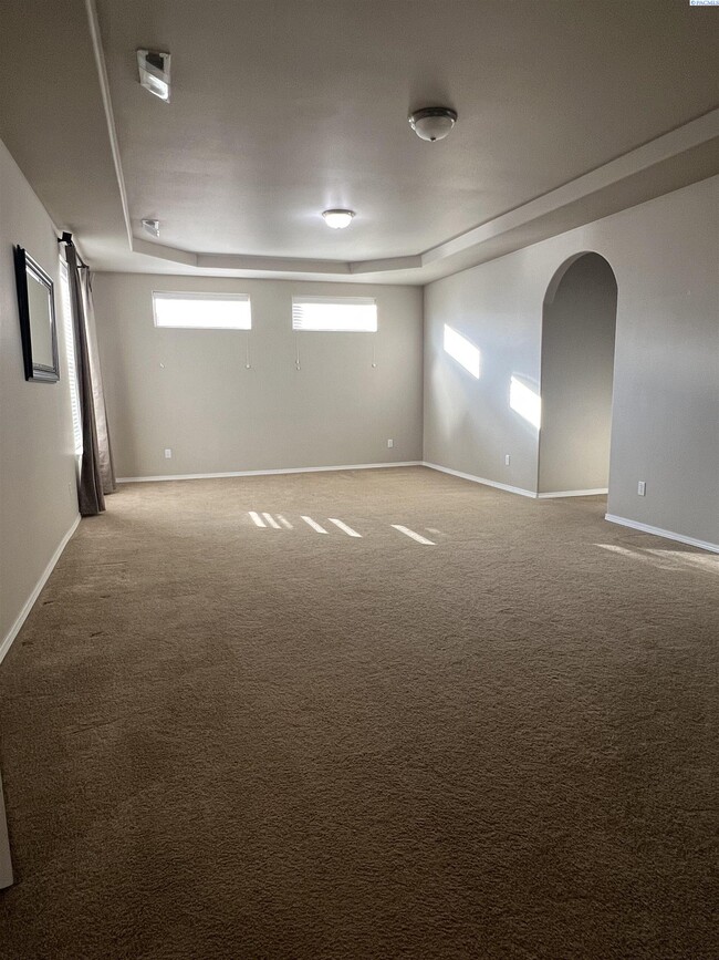 Building Photo - Sourthridge Area for rent