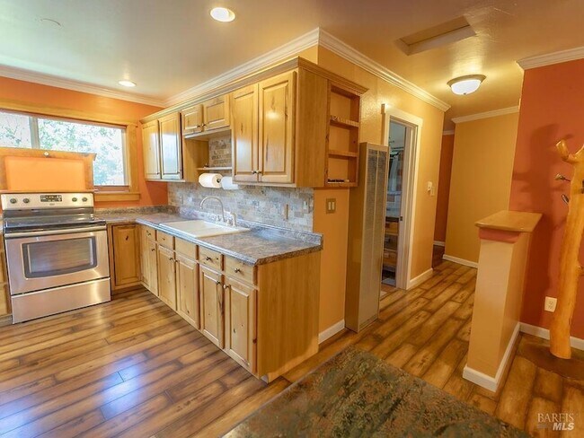 Building Photo - 944 Clover Dr