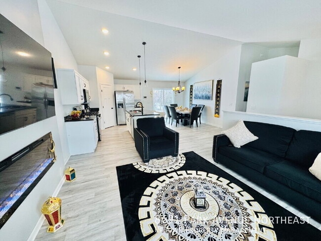 Building Photo - 8691 Park Ave NE