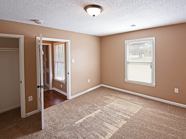 Building Photo - 8096 Ballarat Cove