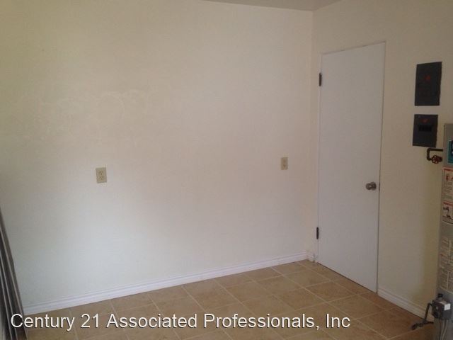 Building Photo - 3 br, 2 bath House - 919 N. Edwards