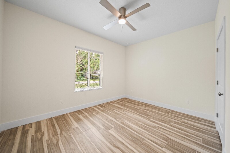 Building Photo - 208 N Cherry St