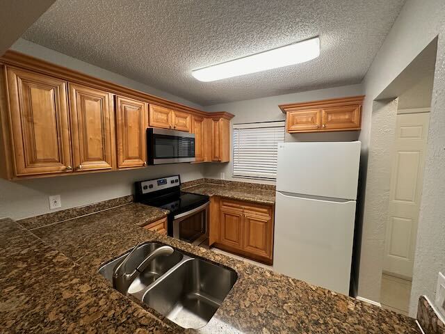 Building Photo - 1540 Lake Crystal Dr