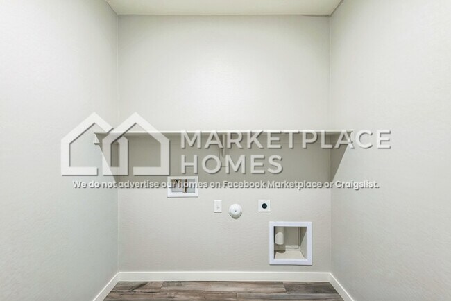 Building Photo - 10281 North 115th Avenue