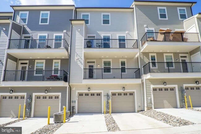 Building Photo - 14955 River Walk Way