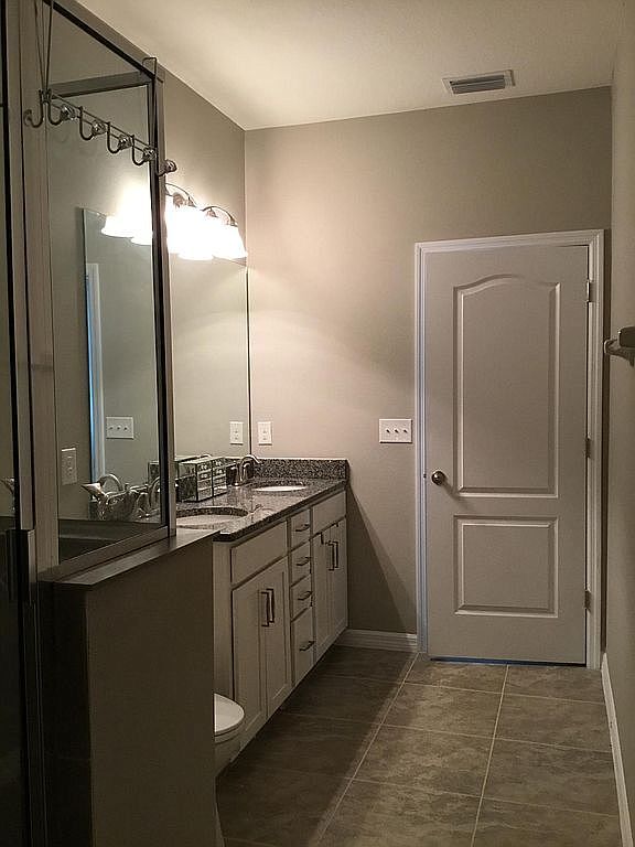 Master Bathroom - 3120 Oriole Dr