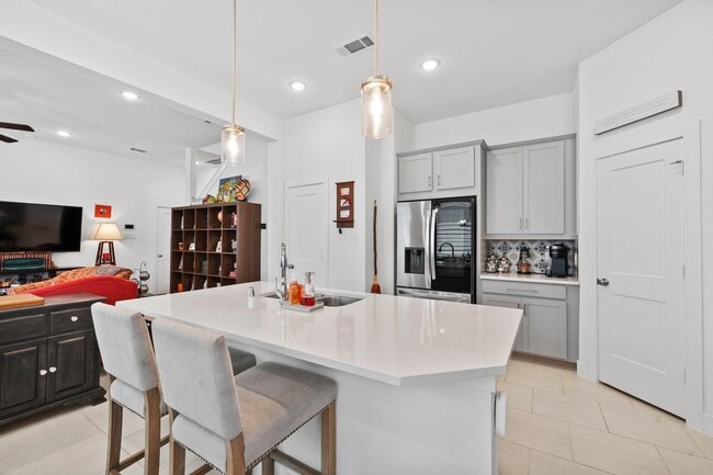 Building Photo - 7907 Starfish Arbor Dr