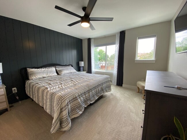 Building Photo - Modern 2 Bed | 3.5 Bath Townhome with Bonu...