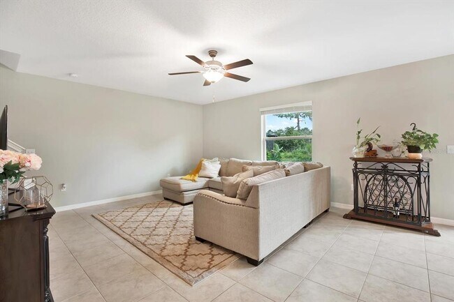 Building Photo - 12813 Wildflower Meadow Dr