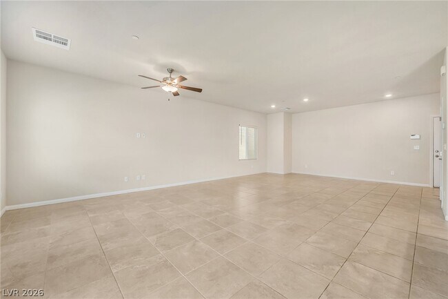 Building Photo - 472 Silverweed Ave