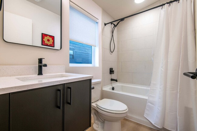 Building Photo - 27 4th St E